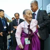 Cụ Kwon Oh-hee, 97 tuổi, người cao tuổi nhất trong nhóm đoàn tụ đầu tiên tới Triều Tiên gặp mặt người thân ly tán trong chiến tranh. (Ảnh: Yonhap/TTXVN)