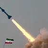 Iran phóng thử tên lửa trong cuộc tập trận ngày 6/7. (Ảnh: AFP/TTXVN)