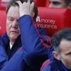Huấn luyện viên van Gaal bất lực trong trận thua bạc nhược trước Stoke City. (Nguồn: Reuters)