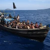 Những người tị nạn Rohingya trên tàu của bọn buôn người. (Nguồn: Asiapix) 