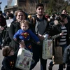 Người di cư tại khu vực biên giới Hy Lạp-Macedonia ngày 23/2. (Ảnh: AFP/TTXVN)
