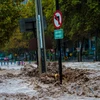 Cảnh ngập lụt do mưa lớn tại Santiago, Chile ngày 17/4. (Nguồn: AFP/TTXVN)