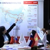 Đại diện đối tác Nga -Việt Nam thảo luận về phát triển tuyến vận tải đường sắt từ Nga tới ga Yên Viên. (Ảnh: Trần Hiếu/TTXVN)