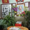 Khu tưởng niệm Chủ tịch Hồ Chí Minh được bố trí trang trọng tại Phòng lưu niệm. (Ảnh: Đinh Thuận/TTXVN)