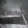 Một tuyến đường bị phá hủy do mưa lớn tại Kuma, tỉnh Kumamoto, Tây Nam Nhật Bản ngày 7/7/2020. (Ảnh: AFP/TTXVN)