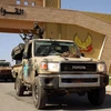 Lực lượng tự xưng Quân đội Quốc gia Libya (LNA) được triển khai tới thành phố Benghazi, Libya, ngày 18/6/2020. (Ảnh: AFP/TTXVN)