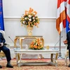 Thủ tướng Campuchia Samdech Techo Hun Sen tiếp Bộ trưởng Ngoại giao Nhật Bản Toshimitsu Motegi tại Phnom Penh ngày 22/8/2020. (Nguồn: Bộ Ngoại giao Nhật Bản)