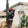 Uganda truy bắt hơn 200 tù nhân vượt ngục mang theo vũ khí nguy hiểm 