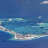 Hoạt động bồi lấp, xây dựng đảo trái phép của Trung Quốc ở Biển Đông. (Nguồn: Reuters)