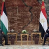 Tổng thống Ai Cập Abdel-Fattah El-Sisi (phải) hội đàm với Tổng thống Palestine Mahmoud Abbas. (Nguồn: WAFA)