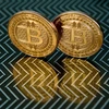Đồng tiền kỹ thuật số Bitcoin lần đầu vượt mốc 50.000 USD