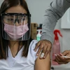 Philippines cấp phép sử dụng khẩn cấp vaccine của Mỹ và Ấn Độ
