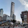 Tòa tháp chọc trời ở Trung Quốc rung lắc dữ dội, người dân tháo chạy