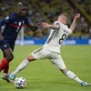 Lý giải việc Pogba chơi hay trong màu áo Pháp hơn Manchester United