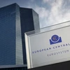 ECB chấm dứt kiểm soát hoạt động chia cổ tức của ngân hàng