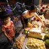 [Photo] Người dân Hà Nội đón Trung thu đặc biệt mùa COVID-19