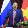 Bộ trưởng Ngoại giao gặp gỡ cộng đồng người Việt Nam tại Nga
