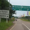 Thái Lan và Lào nhất trí thúc đẩy phát triển hạ tầng kết nối hai nước