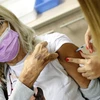 Pháp yêu cầu người trên 65 tuổi trình chứng nhận liều tiêm tăng cường 