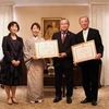 Bộ trưởng Ngoại giao tặng bằng khen cho nhà sưu tập tranh người Nhật