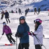 Pháp mở cửa trở lại các khu trượt tuyết trên núi sau thời gian hạn chế