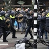 Hà Lan giải tán người biểu tình phản đối các biện pháp ngừa COVID-19