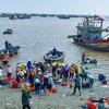 Cảng cá Ngư Lộc tấp nập hoạt động thu mua hải sản ngày giáp Tết
