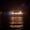 Cháy tàu du lịch chở gần 300 người trên biển Địa Trung Hải