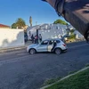Khoảnh khắc cảnh sát Nam Phi nổ súng bắn chết 8 kẻ cướp xe tiền