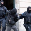 800 cảnh sát Đức đột kích, đập tan nhóm khủng bố tân phátxít