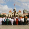Lãnh đạo TP Hồ Chí Minh dâng hương tưởng niệm các anh hùng liệt sỹ 