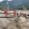 Trung Quốc khẩn trương tìm kiếm người mắc kẹt sau động đất ở Tứ Xuyên