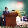 Thủ tướng dự Diễn đàn xúc tiến đầu tư và thương mại Việt Nam-Campuchia
