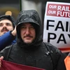 Nghiệp đoàn công nhân đường sắt Anh bác bỏ đề xuất mới về lương