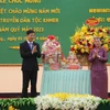 Lãnh đạo Long An và Tây Ninh chúc tết Chol Chnam Thmay tại Campuchia