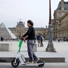 Thủ đô Paris của Pháp cấm dịch vụ cho thuê xe điện e-scooter 