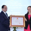 Thủ tướng trao Huân chương Hữu nghị cho Giám đốc Chiến lược GAVI