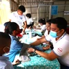 Khám chữa bệnh miễn phí, tặng quà cho người dân Tây Bắc Campuchia