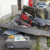 Các vật thể được cho là mảnh vỡ máy bay quân sự Osprey của Mỹ tại đảo Yakushima, tỉnh Kagoshima, Nhật Bản, ngày 30/11/2023. (Ảnh: Kyodo/TTXVN)