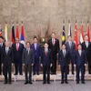 Thủ tướng Nhật Bản Kishida Fumio và Trưởng đoàn các nước ASEAN chụp ảnh chung. (Ảnh: Dương Giang/TTXVN)