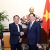 Bộ trưởng Bùi Thanh Sơn tiếp Thứ trưởng Ngoại giao Lào Ting Souksanh. (Nguồn: Báo Quốc tế)