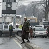 Nhân viên an ninh Taliban phong tỏa một tuyến đường sau vụ đánh bom ở Kabul, Afghanistan, ngày 11/1/2023. (Ảnh: AFP/TTXVN)