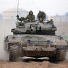 Xe quân sự Israel được triển khai tại khu vực giáp giới Dải Gaza, ngày 6/1/2024. (Ảnh: THX/TTXVN)