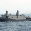 Tàu đổ bộ USS San Antonio (LPD 17) của Mỹ hoạt động trên Vịnh Aden. (Ảnh: AFP/TTXVN)