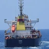 Tàu chở hàng Ruen bị cướp biển bắt giữ. (Ảnh: Reuters)