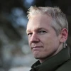 Nhà sáng lập trang mạng WikiLeaks, ông Julian Assange, trong cuộc họp báo tại Norfolk, miền Đông Anh ngày 17/12/2010. (Ảnh: AFP/TTXVN)
