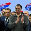 Tổng thống Serbia Aleksandar Vucic (giữa) phát biểu với báo giới tại trụ sở đảng Tiến bộ Serbia (SNS) ở Belgrade, ngày 17/12/2023. (Ảnh: AFP/TTXVN)