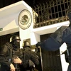 Cảnh sát đặc nhiệm Ecuador bất ngờ đột nhập Đại sứ quán Mexico tại thủ đô Quito để bắt giữ cựu Phó Tổng thống Jorge Glas, ngày 5/4/2024. (Ảnh: AFP/TTXVN)