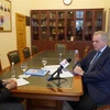 Chủ tịch Ủy ban đối ngoại thành phố Saint Petersburg trả lời phỏng vấn phóng viên TTXVN. (Ảnh: TTXVN phát)