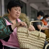 Đặc sắc nghề “đan rơm” truyền thống tại thị trấn Tân Hà của Trung Quốc